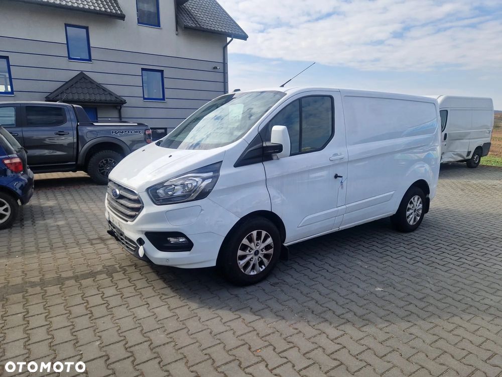 Ford Transit Custom L1H1 AUTOMAT TITANIUM PHEV FV23% - 8