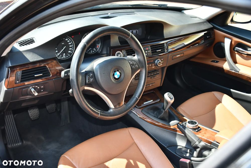 BMW Seria 3 320i - 7