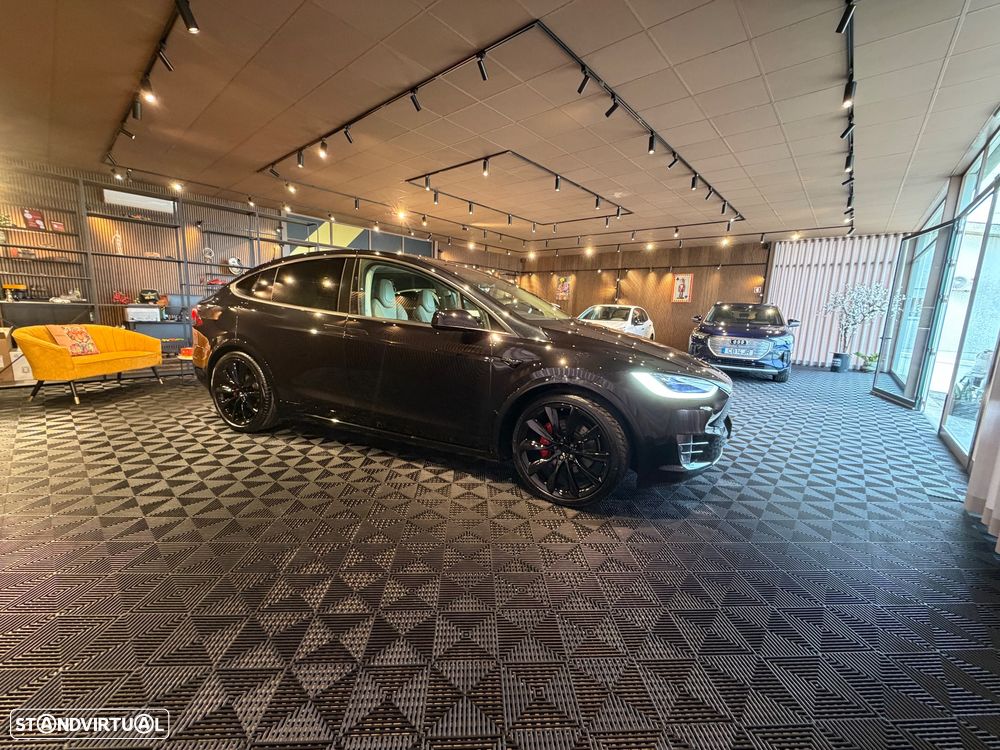 Tesla Model X P100D - 6