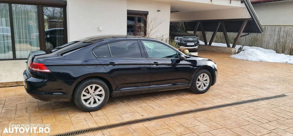 Volkswagen Passat 1.6 TDI Comfortline - 5