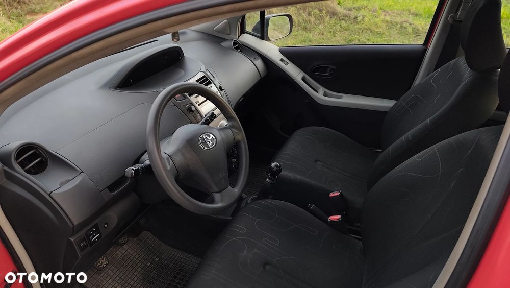 Toyota Yaris - 17