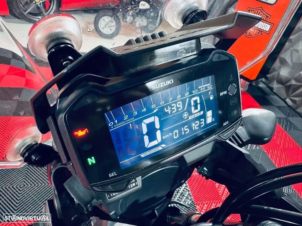 Suzuki V DL STROM 250 - 24