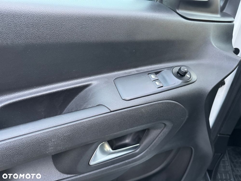 Opel Combo 1.5 CDTI Edition S&S - 23