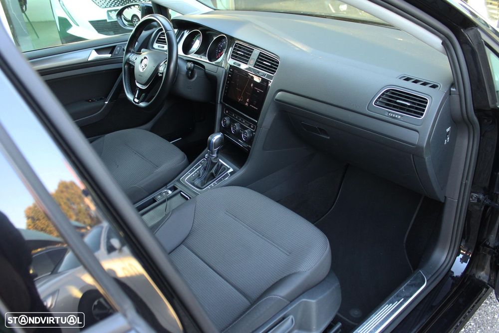 VW e-Golf AC/DC - 18