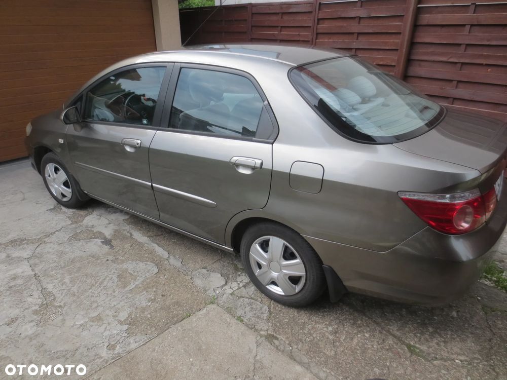 Honda City 1.4 Comfort - 18