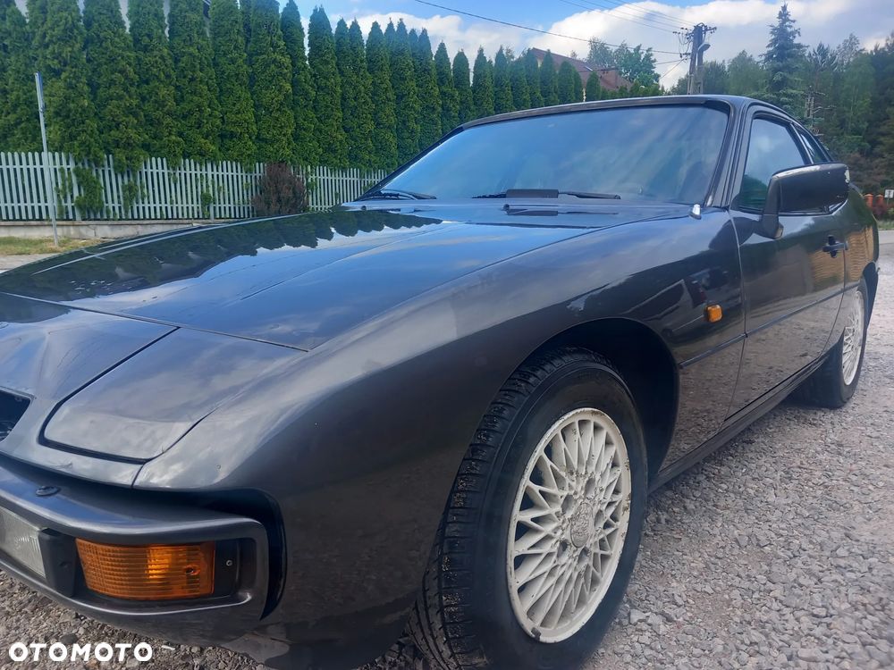 Porsche 924 - 8