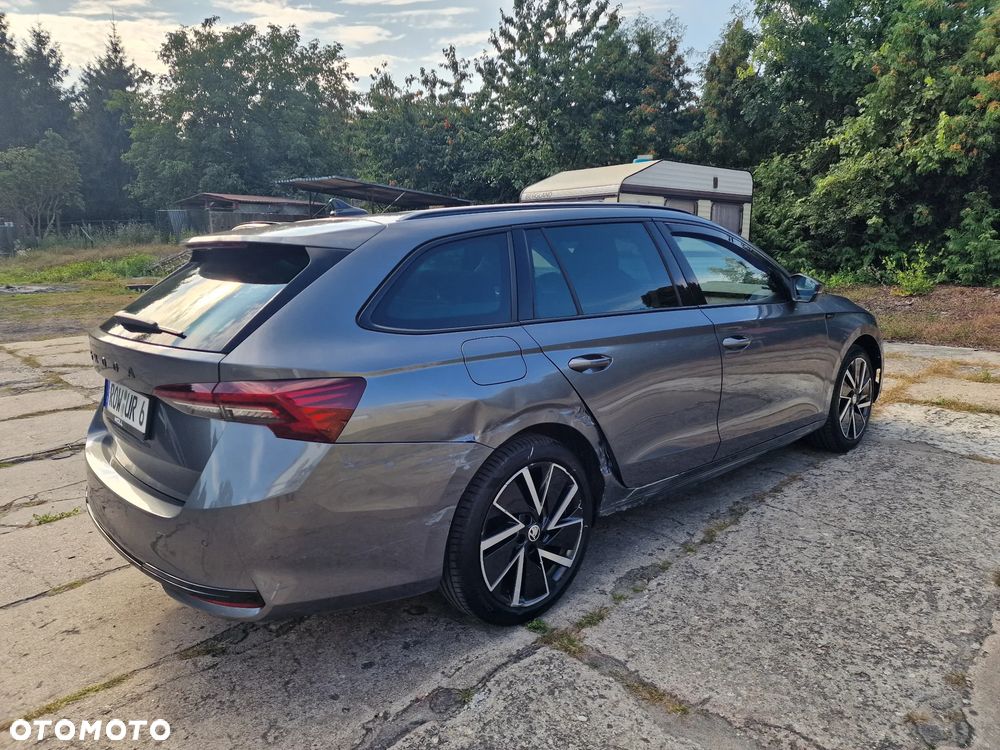 Skoda Octavia Combi 2.0 TDI DSG Sportline - 8