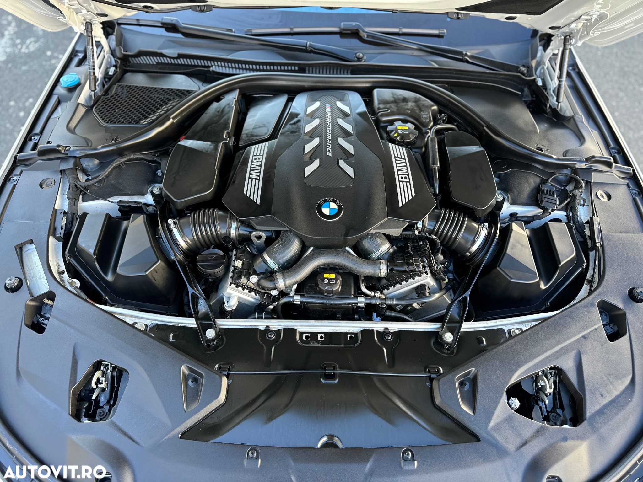 BMW M8 M850i xDrive - 18