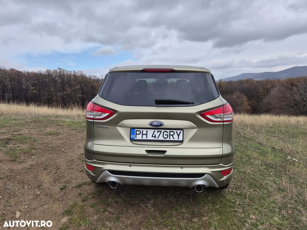 Ford Kuga 2.0 TDCi 4WD Powershift Titanium - 4
