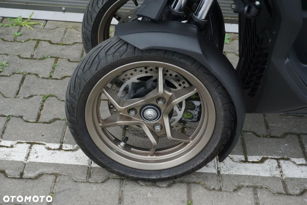 Kymco CV3 - 22