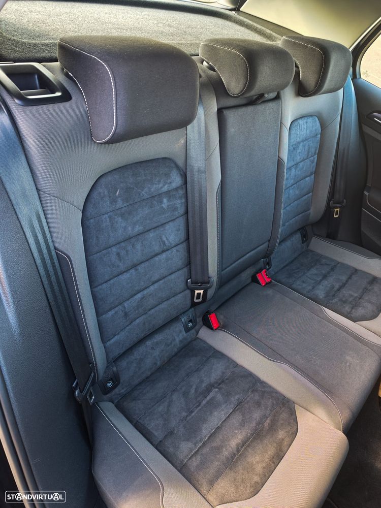 VW Golf 2.0 TDI Highline - 12