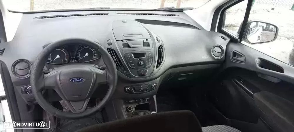Ford Tourneo Courier 1.5 TDCi Ambiente - 9