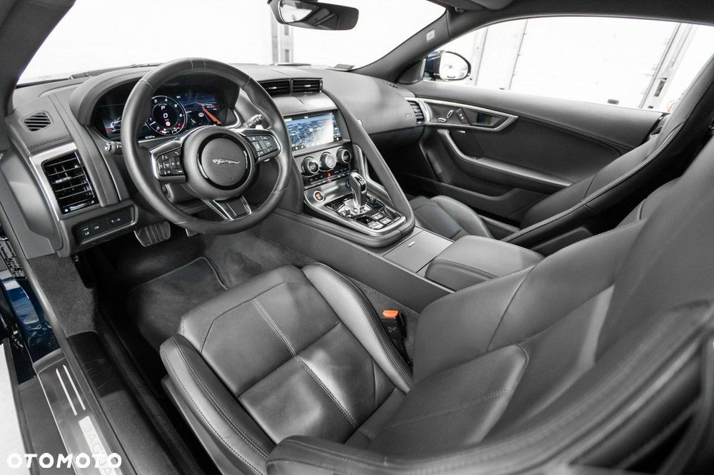 Jaguar F-Type - 29