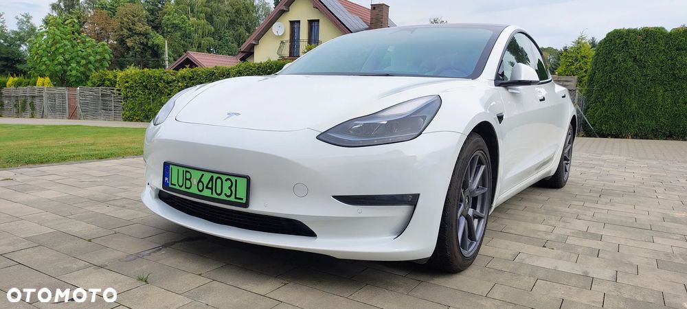 Tesla Model 3 - 11