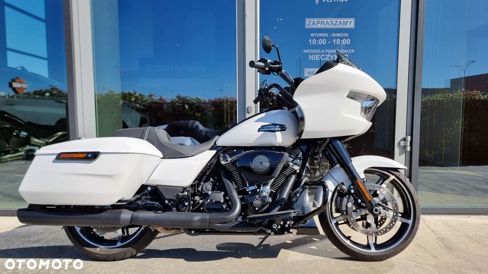 Harley-Davidson Touring Road Glide - 2