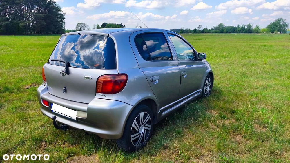 Toyota Yaris - 10