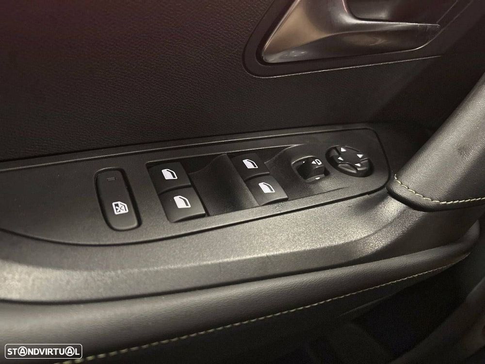 Peugeot 2008 - 25