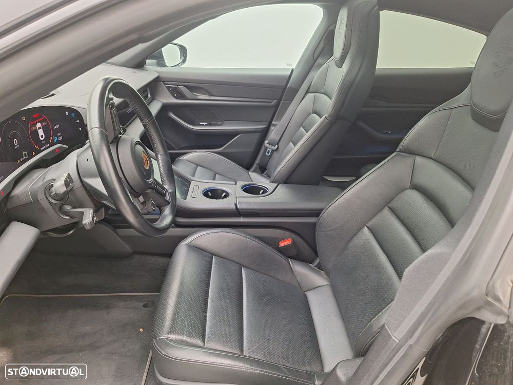 Porsche Taycan 4S - 9