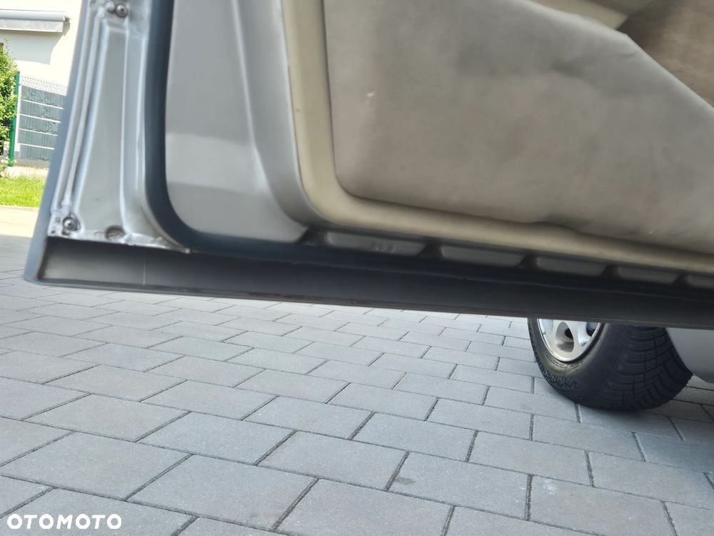 Mercedes-Benz W124 (1984-1993) - 32