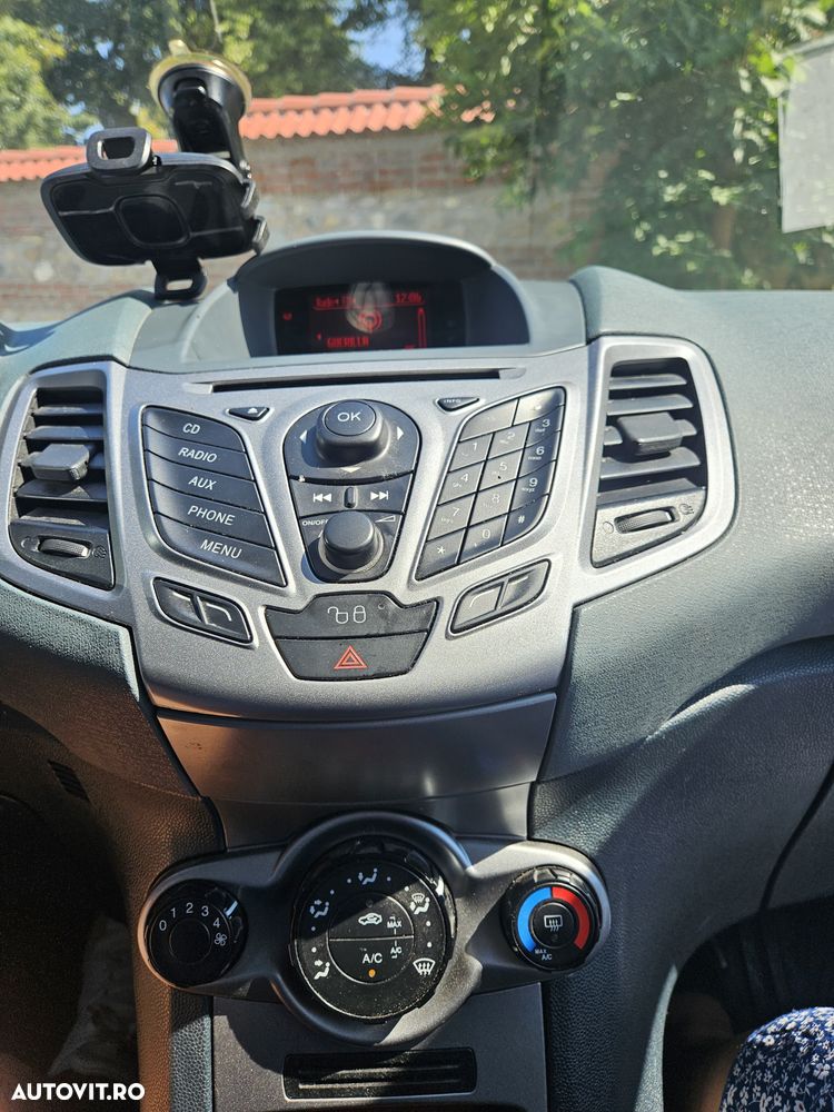 Ford Fiesta - 10