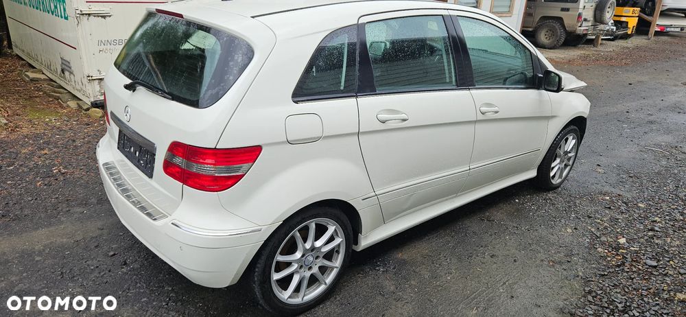 Mercedes-Benz Klasa B 200 CDI - 2