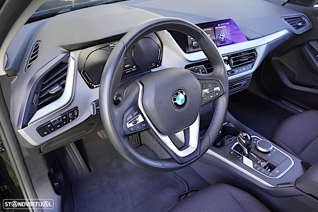 BMW 116 d Auto - 24