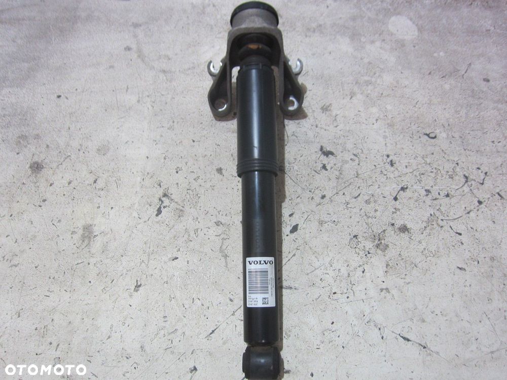 VOLVO XC60 II XC 60 2.0 T5 AMORTYZATORY TYLNE TYŁ LEWY PRAWY 32213635 - 2