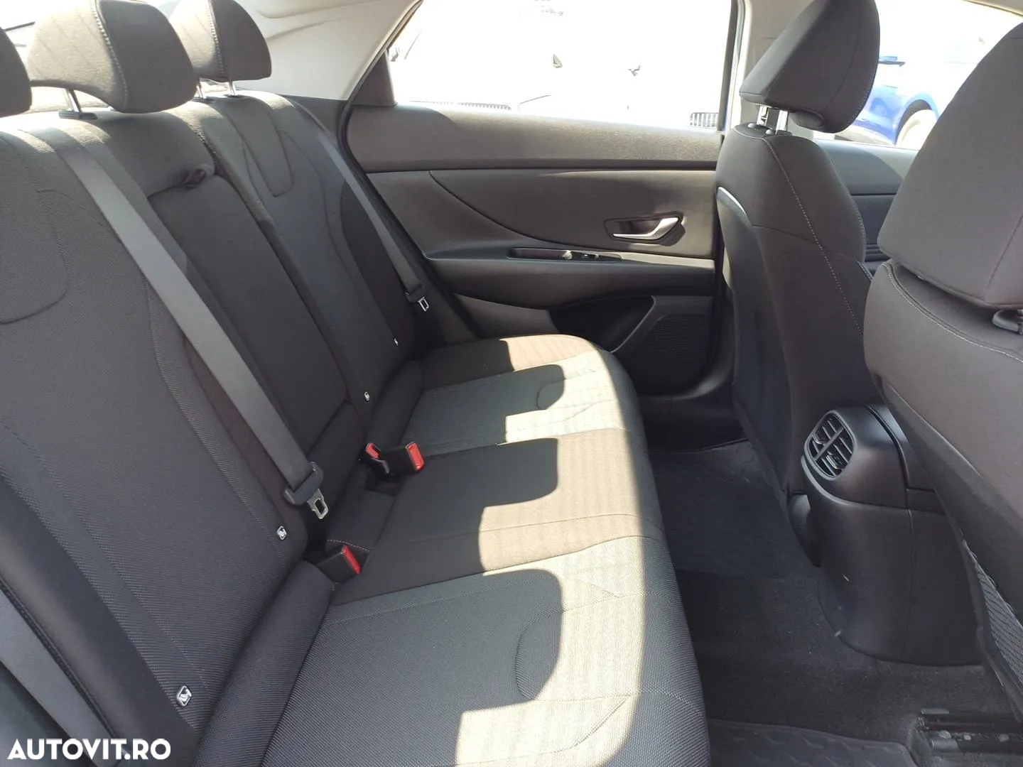 Hyundai Elantra - 23