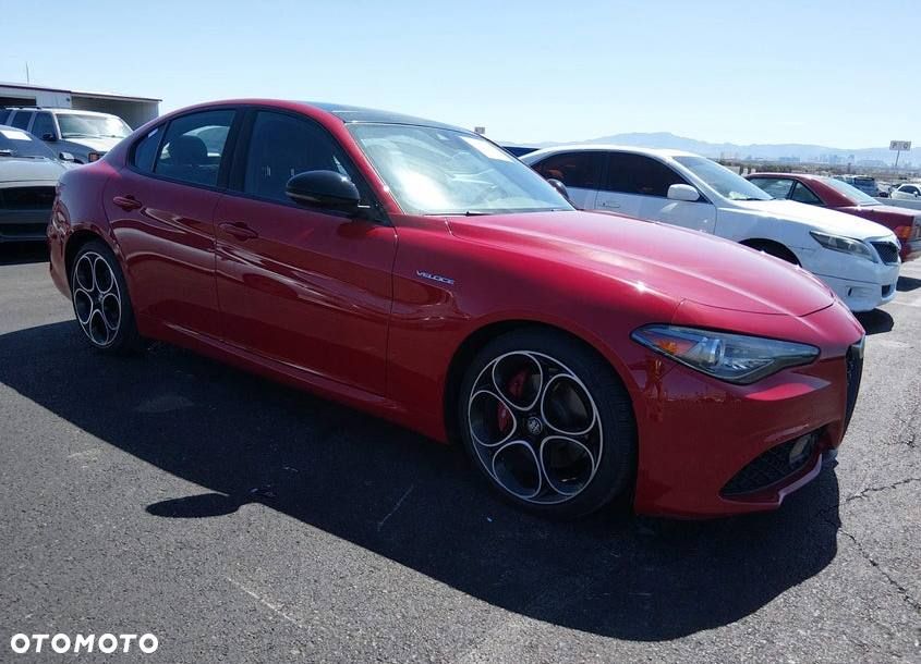 Alfa Romeo Giulia 2.0 Turbo 16V AT8 Veloce Ti - 3