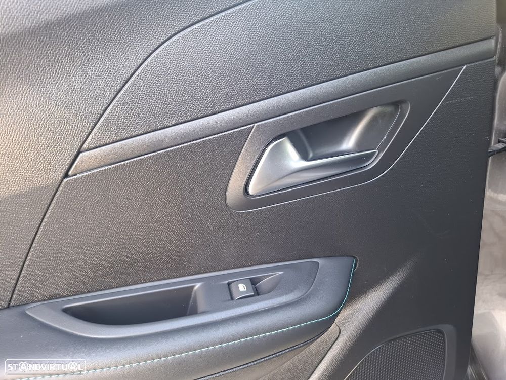 Peugeot 208 PureTech 100 Allure Pack - 33