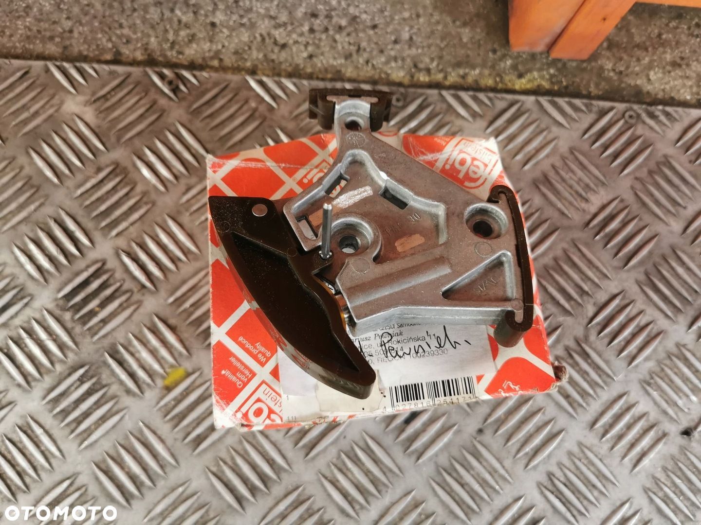 AUDI OE NAPINACZ ŁAŃCUCHA ROZRZĄDU 06B115130C - 1