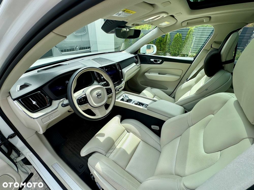 Volvo XC 60 B5 B AWD Ultimate Bright - 15