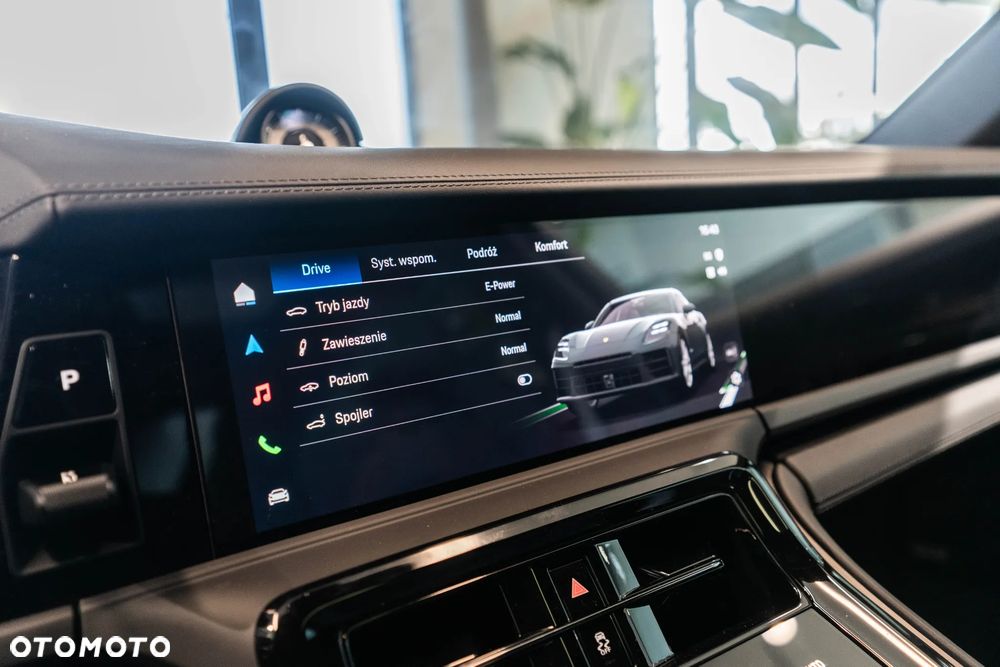 Porsche Panamera 4 E-Hybrid PHEV - 25
