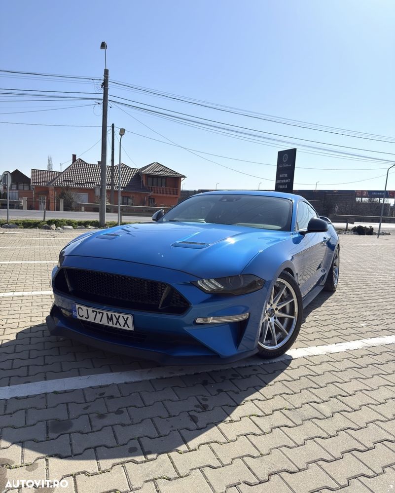 Ford Mustang - 4