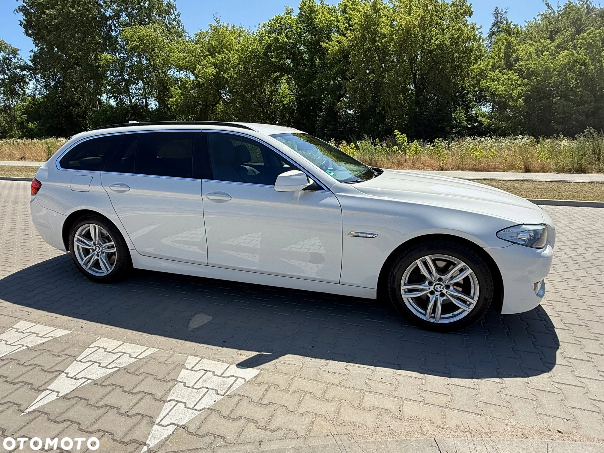 BMW Seria 5 520d Touring - 15