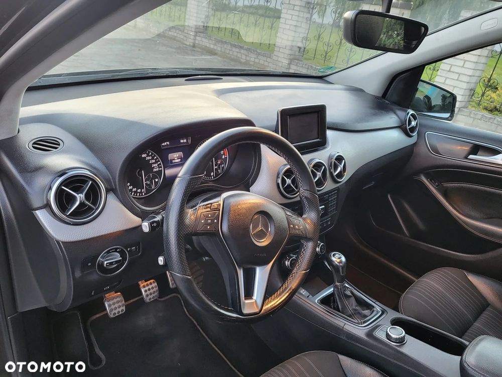 Mercedes-Benz Klasa B 180 - 26