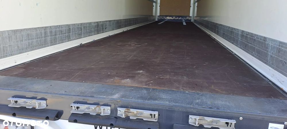 Wielton Naczepa furgonowa - 8