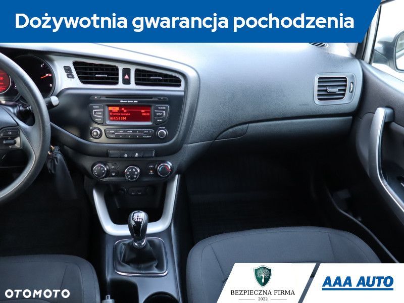Kia Ceed - 10