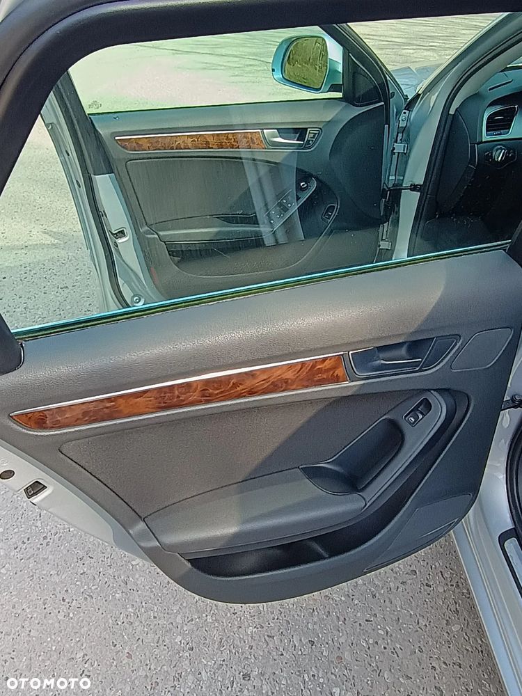 Audi A4 Avant 2.0 TDI Multitronic - 23