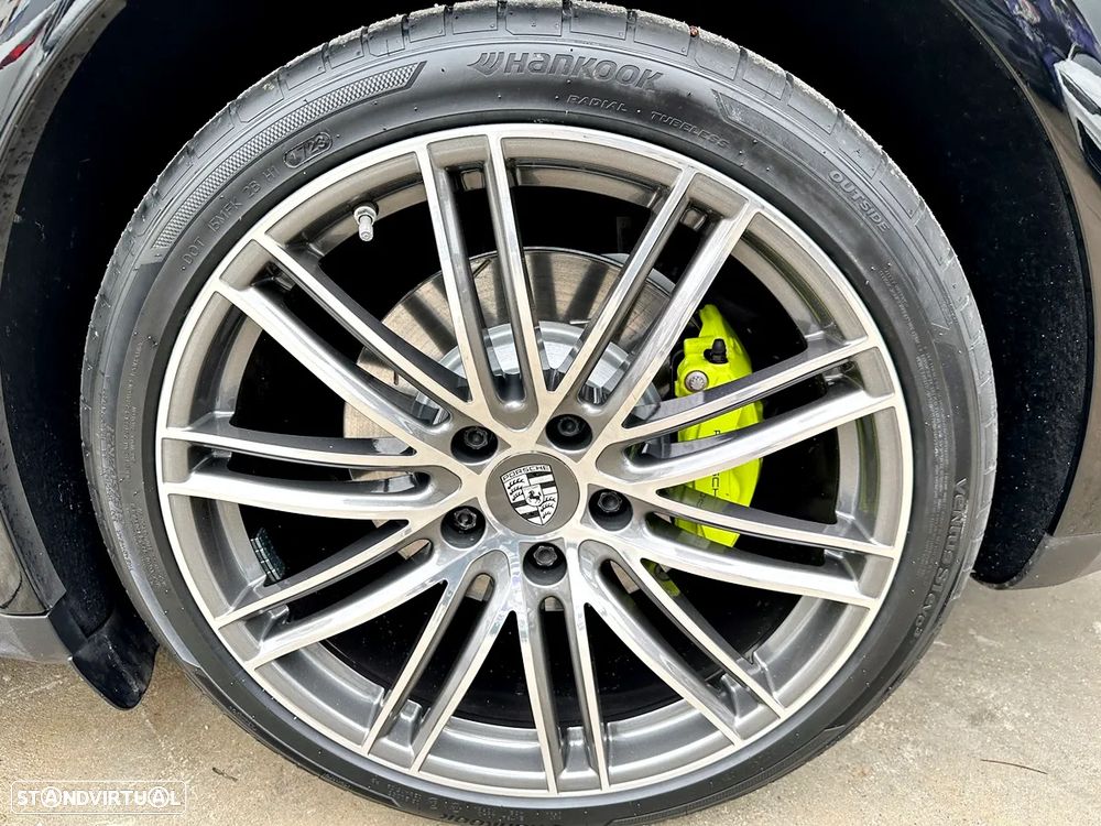 Porsche Panamera 4 E-Hybrid - 52