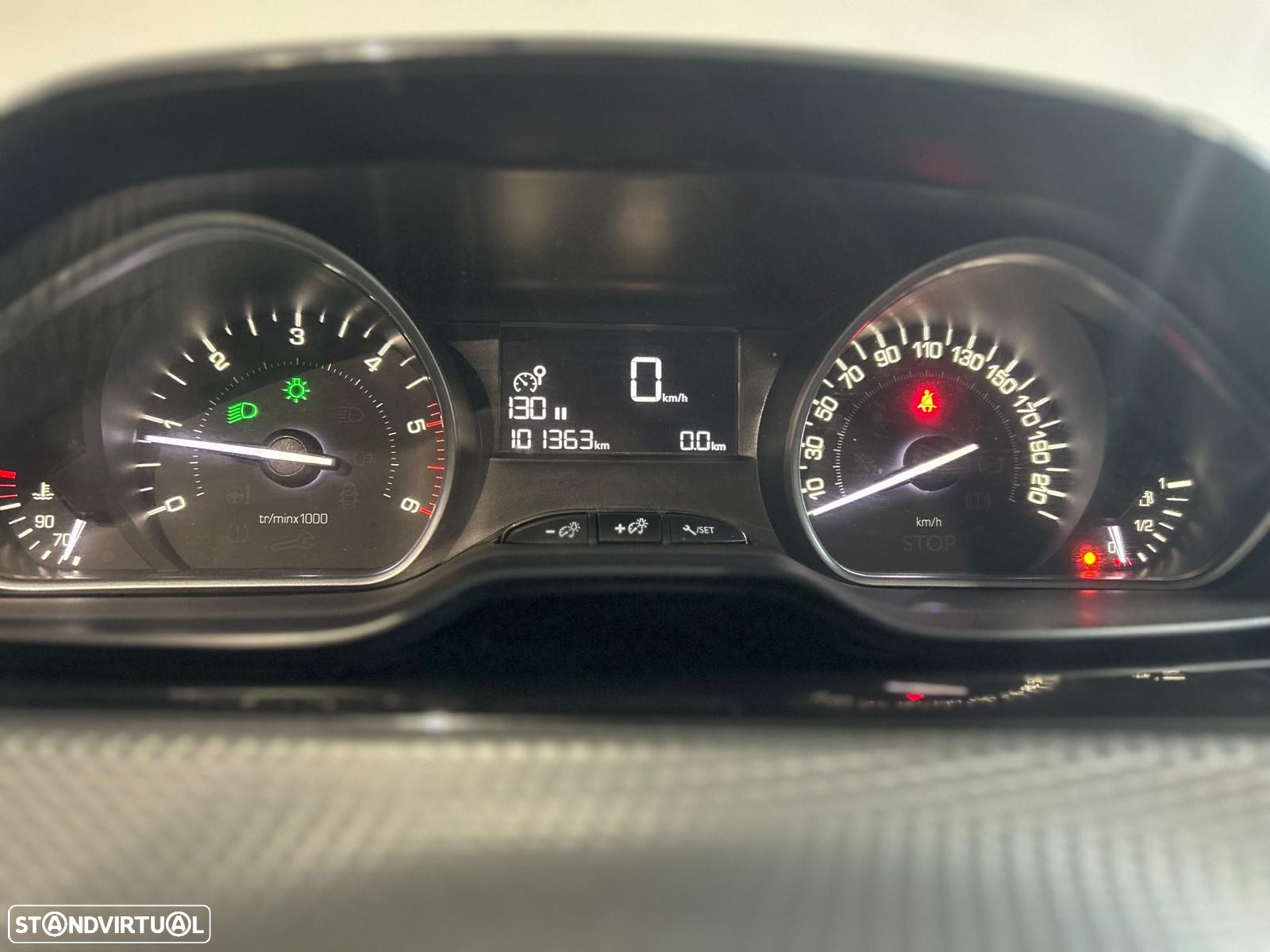 Peugeot 2008 1.5 BlueHDi Style - 35
