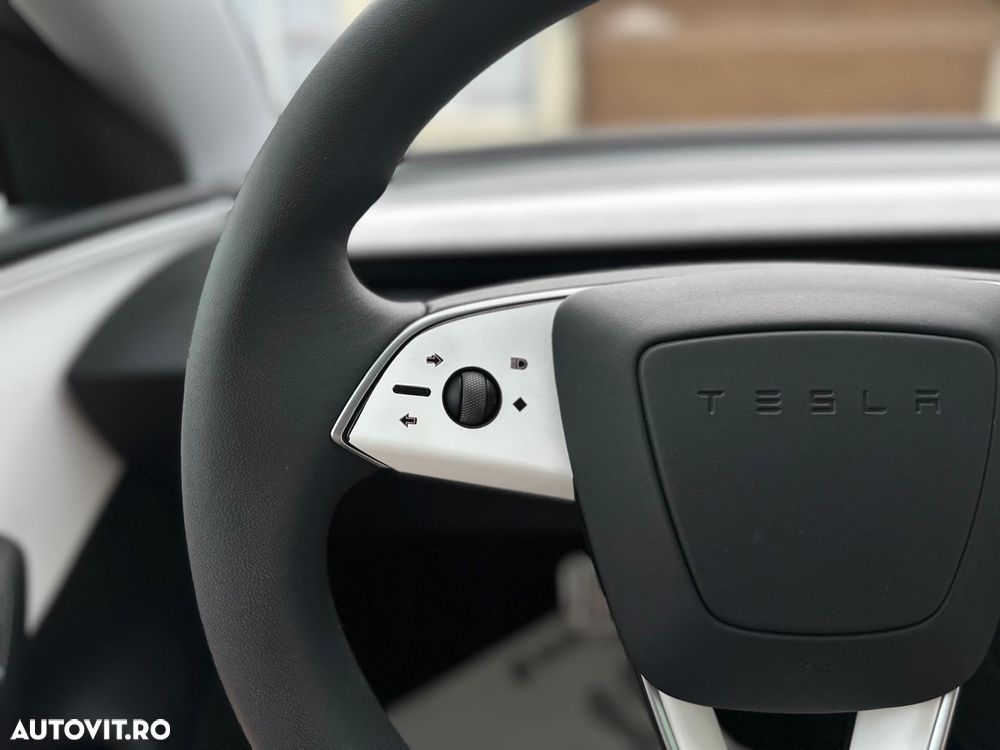 Tesla Model 3 Standard Reichweite Plus Hinterradantrieb - 29