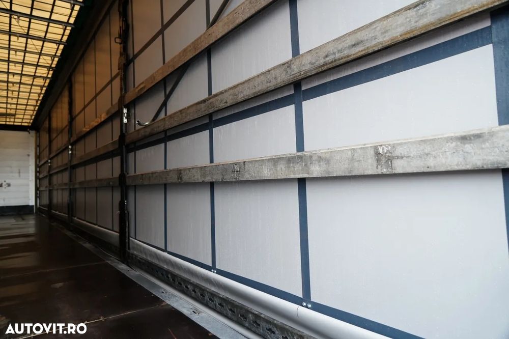 Wielton CORTINĂ WIELTON / MEGA / ACOPERIȘ CULISANT / SISTEM BDE - STALPINI CULISANTI / SAF / ACOPERIȘ ARMAT - 17