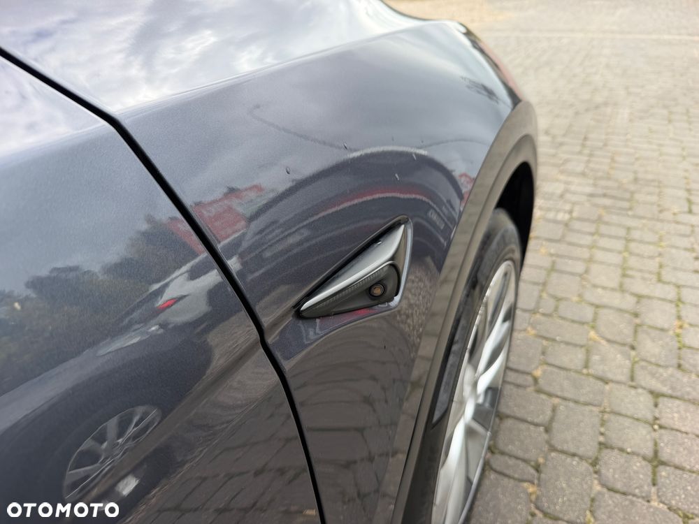 Tesla Model Y RWD - 5
