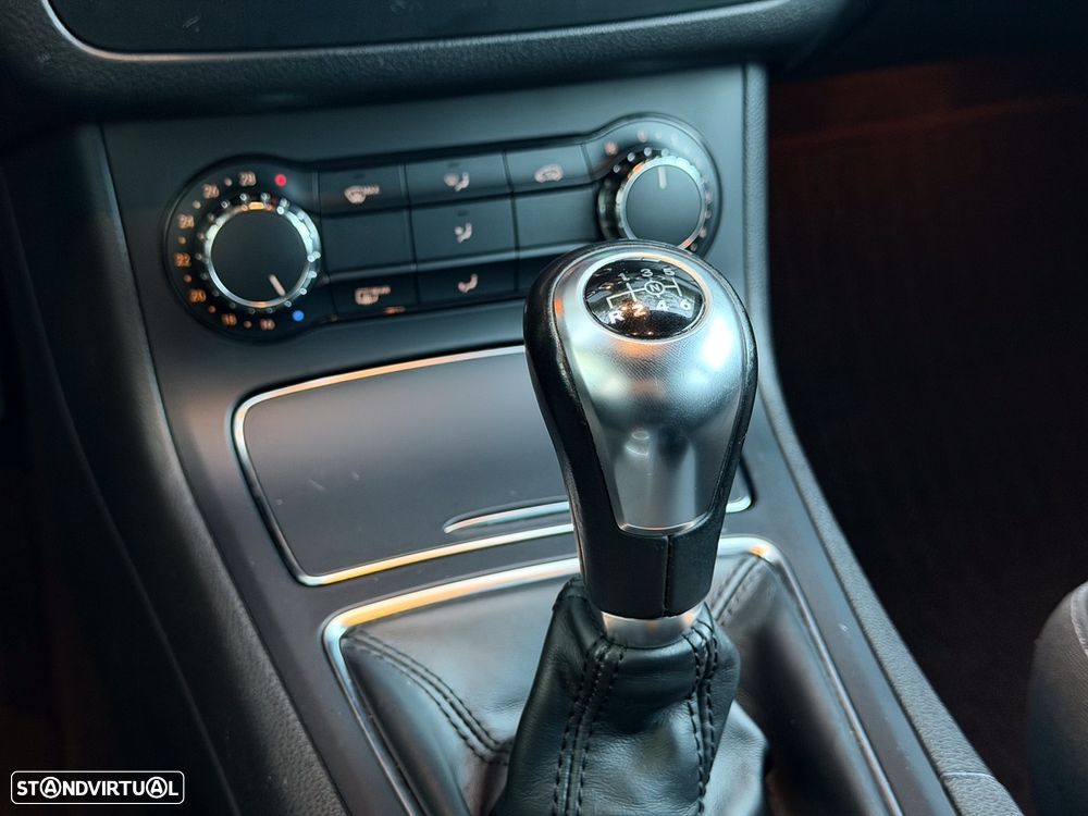 Mercedes-Benz B 180 d Style - 21