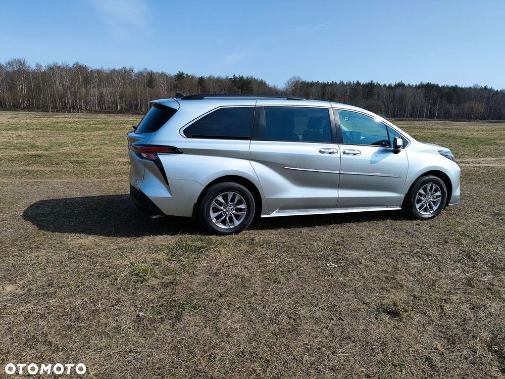 Toyota Sienna - 13