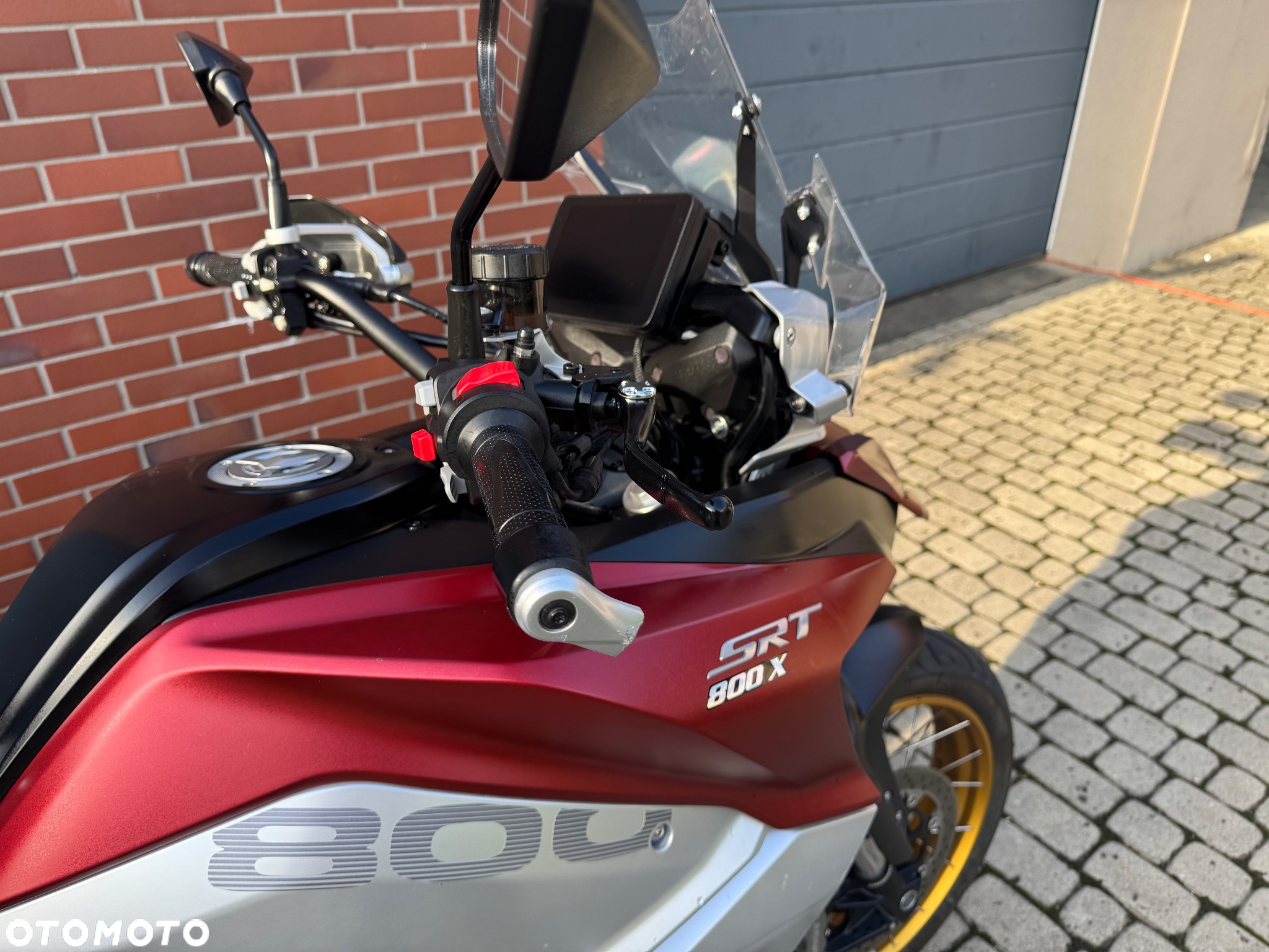 QJMOTOR SRT 800SX - 16