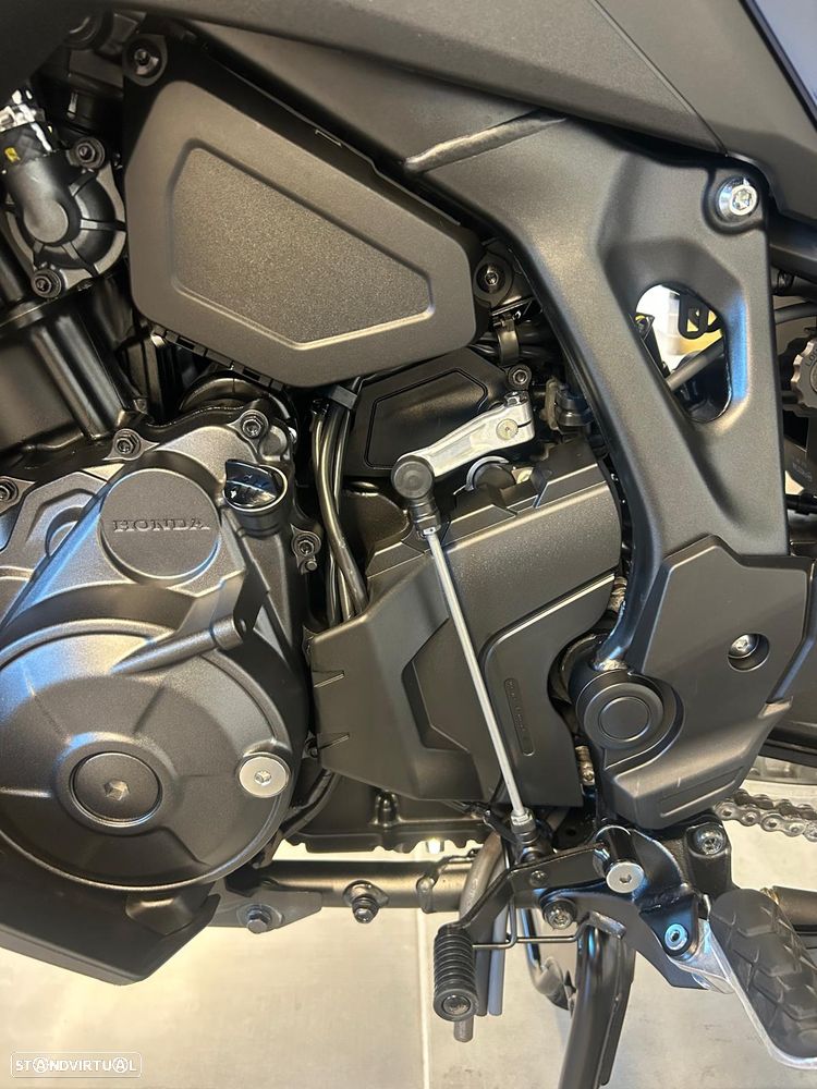 Honda NT NT1100 (Manual) - 8