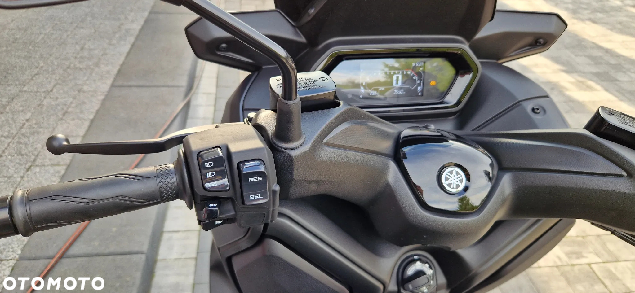 Yamaha X-max - 8