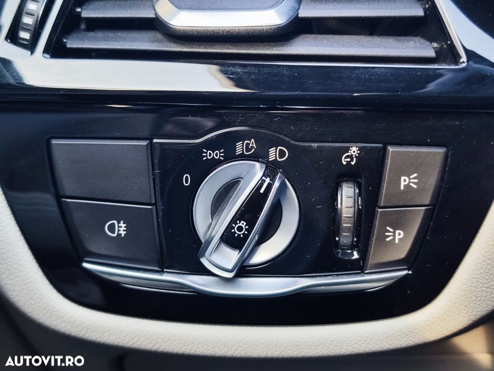 BMW Seria 5 530i xDrive AT MHEV - 29